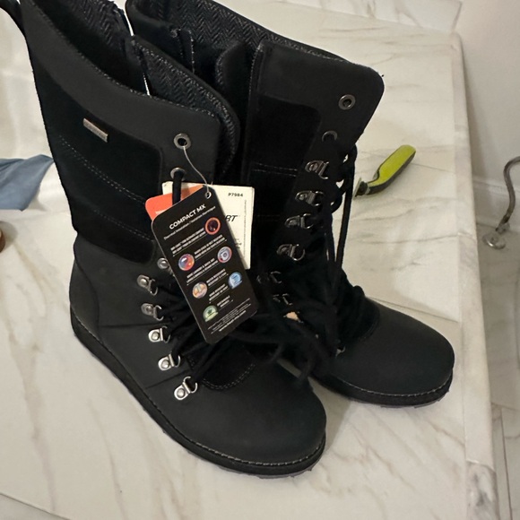 Kamik Shoes - KAMIK women’s boots waterproof 🥾